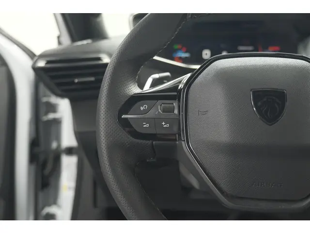 Peugeot 2008 PureTech 130 EAT8 GT 2024 Benzine 34