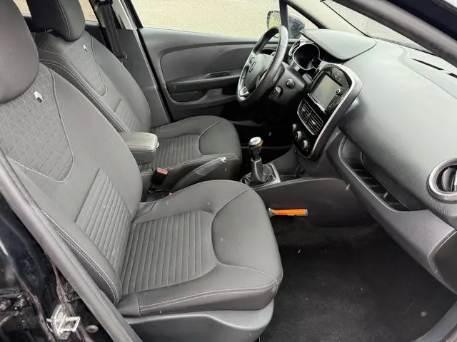 Renault Clio Estate 0.9 TCe Limited 2017 Benzine 13