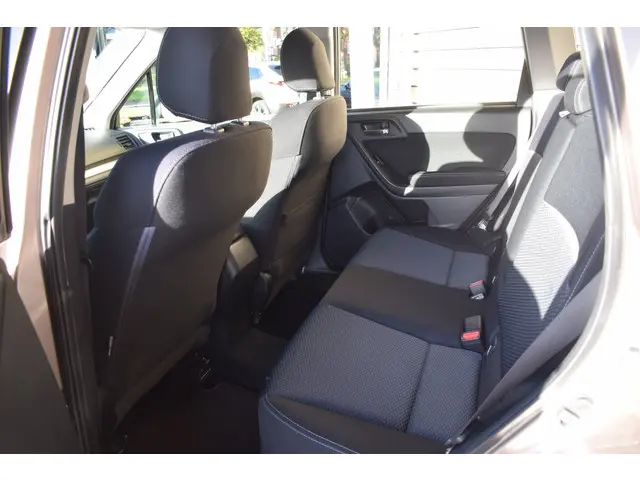 Subaru Forester 2.0 Luxury - AWD - Trekhaak 2015 Benzine 11