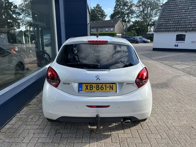 Peugeot 208 1.2 Turbo 110PK GT-line 2018 Benzine 6