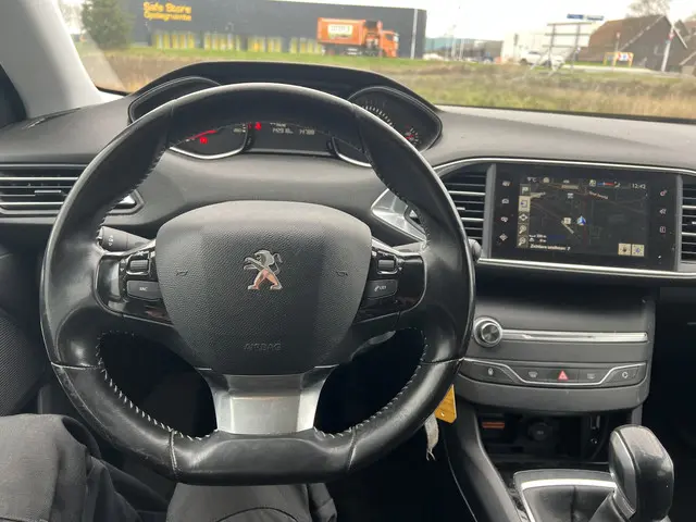 Peugeot 308 SW 1.2 PureTech Blue Lease 2015 Benzine 12