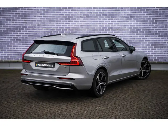 Volvo V60 2.0 B4 Plus Dark 2023 Benzine 17