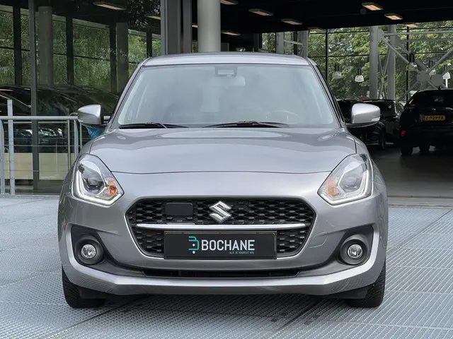 Suzuki Swift 1.2 Style Smart Hybrid 2023 Benzine 18