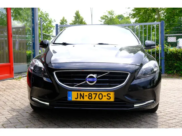 Volvo V40 2.0 T2 Momentum Navi|Clima|LMV 2016 Benzine 7