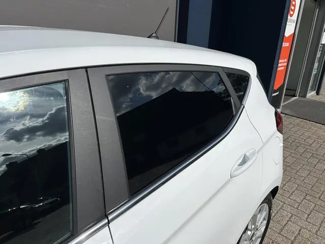 Ford Fiesta 1.0 EcoBoost Hybrid Titanium 2022 Benzine 27