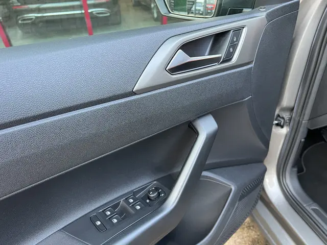 Volkswagen Polo 1.0 MPI Comfortline 2021 Benzine 10