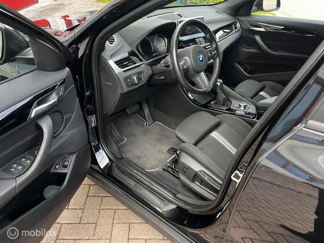 BMW X2 xDrive25e High Executive 2023 Hybride Benzine 7