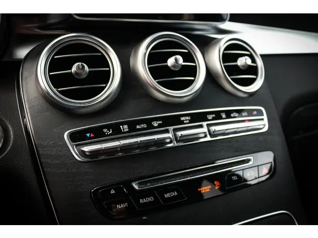Mercedes-Benz GLC 250 4MATIC 2018 Benzine 9