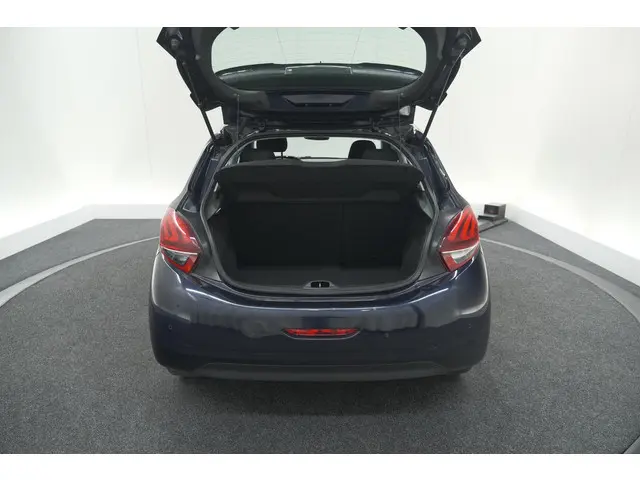 Peugeot 208 PureTech 82 Signature 2019 Benzine 59