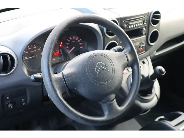 Citroën Berlingo 1.6 BlueHDI 75 Club 2018 Diesel 32