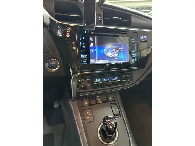 Toyota Auris 1.8 Hybrid Executive 2016 Hybride Benzine 9