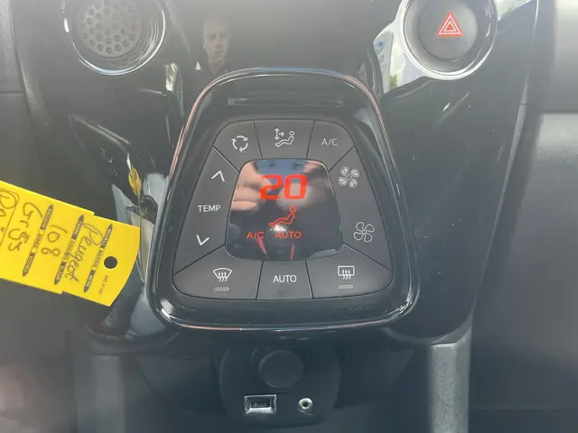 Peugeot 108 1.0 e-VTi Allure 2018 Benzine 20