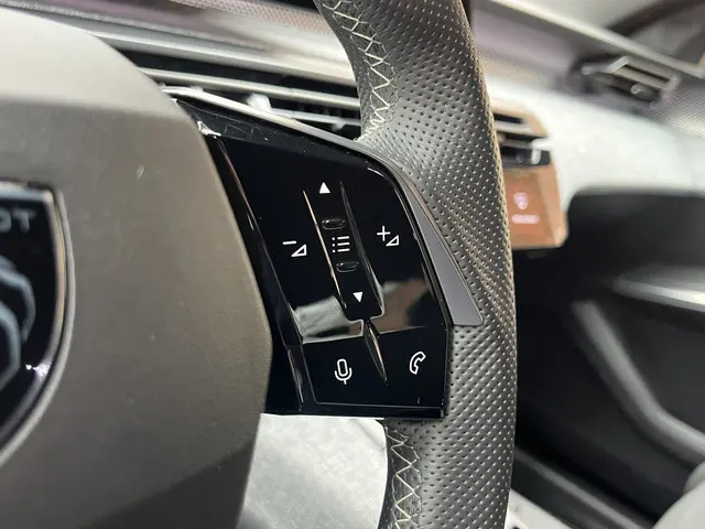 Peugeot 3008 Hybrid 136 GT 2024 Hybride Benzine 21