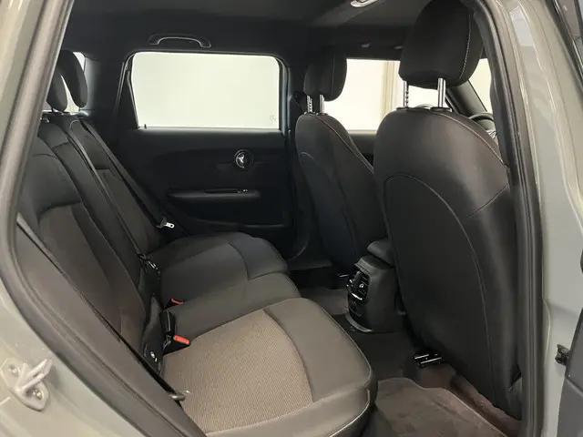 MINI Clubman 1.5 One Salt Business 2018 Benzine 12