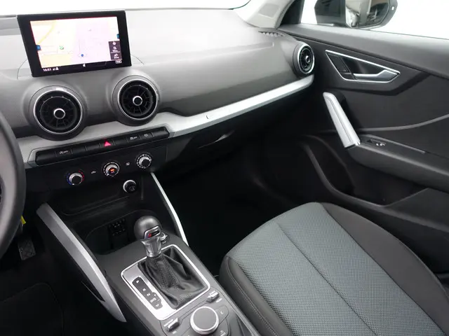 Audi Q2 1.0 TFSI S-line Aut- 2018 Benzine 8
