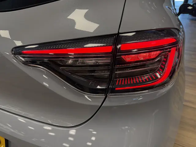 Renault Clio 1.0 TCe 90 GPF techno 2024 Benzine 16