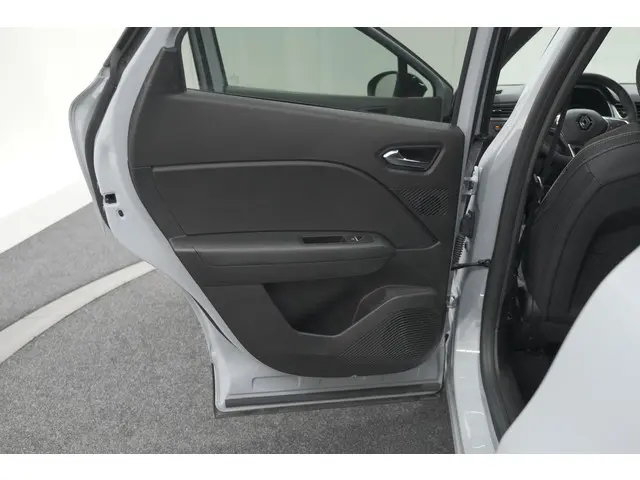 Renault Captur TCe 90 Techno 2025 Benzine 73
