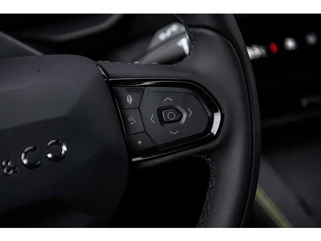 Lynk & Co 01 1.5 Plug-in Hybrid Core 2025 Hybride Benzine 24