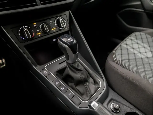 Volkswagen Taigo 1.0 TSI R-Line Sport 2023 Benzine 10