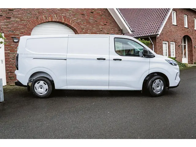 Ford Transit Custom 2.0 TDCI 136PK L2H1 Trend 2024 Diesel 2