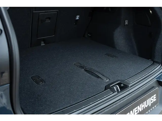 Volvo XC40 B4 Plus Black Edition 197 pk 2025 Benzine 17