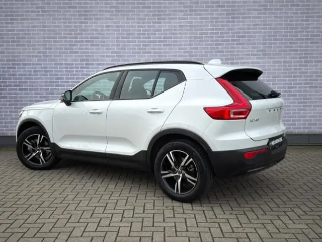 Volvo XC40 2.0 B4 Plus Dark 2025 Benzine 3