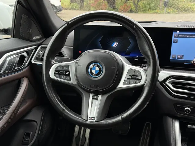 BMW i4 eDrive40 Aut. M-Sport 84kwh 2022 Elektrisch 23