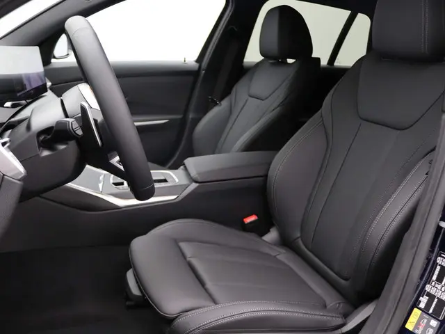 BMW 3 Serie Touring 330e 2024 Hybride Benzine 10