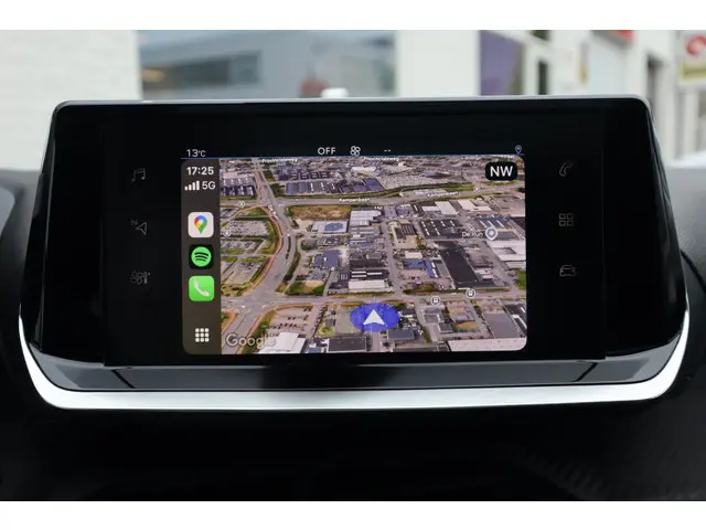 Peugeot 208 1.2 PURETECH ALLURE-PACK SKY 2020 Benzine 8