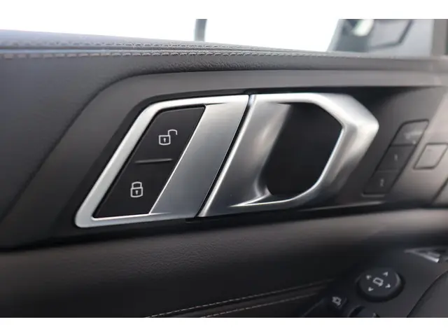 BMW X5 xDrive45e High Executive 2022 Hybride Benzine 38