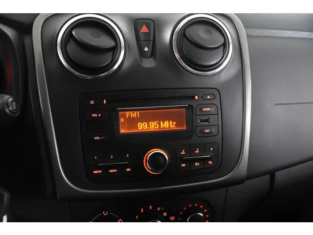 Dacia Sandero 0.9 TCe Ambiance *Nieuwe APK* 2013 Benzine 17