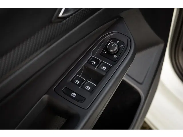 Volkswagen Golf 2.0 TSI R 4Motion 2021 Benzine 46