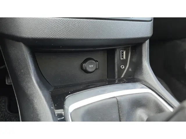 Peugeot 308 SW 1.2 PureTech Blue Lion 2017 Benzine 29