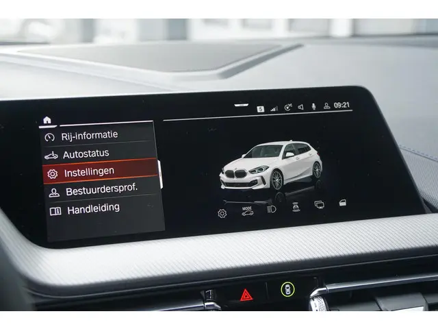 BMW 1 Serie 118i 2020 Benzine 43