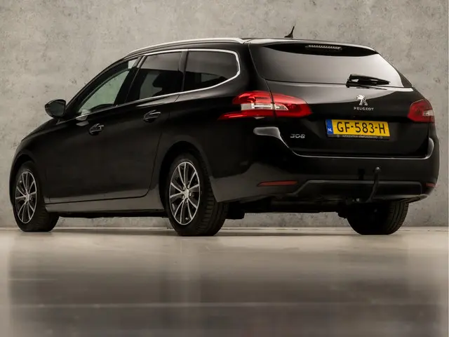 Peugeot 308 SW 1.2 PureTech Premium Sport 2015 Benzine 3