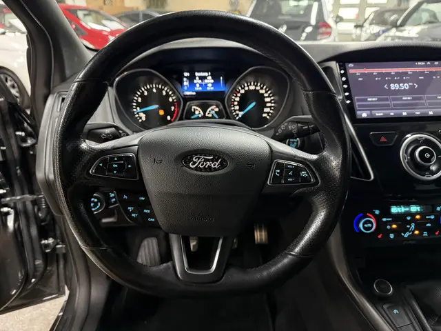 Ford Focus Wagon 1.0 ST-Line 2017 Benzine 10