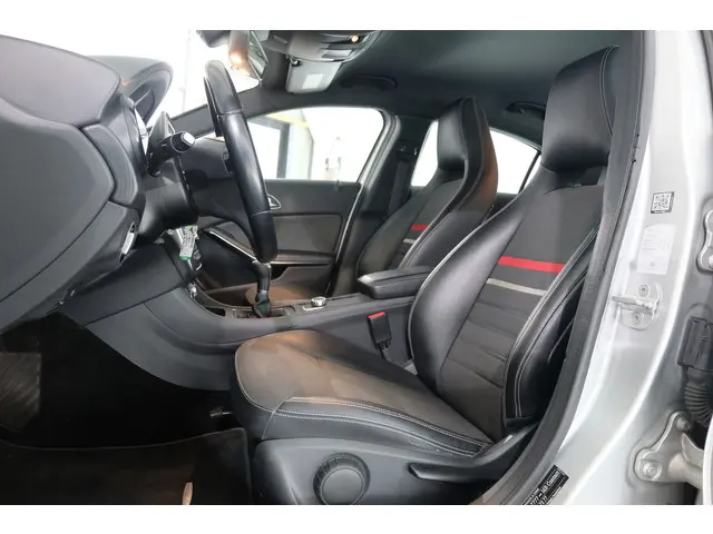 Mercedes-Benz A-Klasse 180 2013 Benzine 4