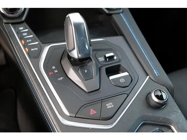 Lynk & Co 01 PHEV 2021 Hybride Benzine 16