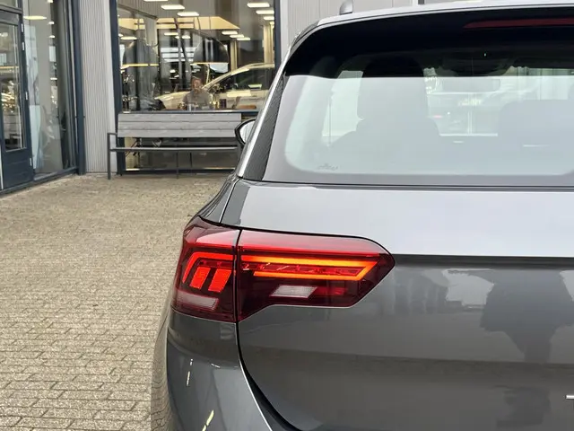 Volkswagen T-Roc 1.0 TSI Life 2023 Benzine 49