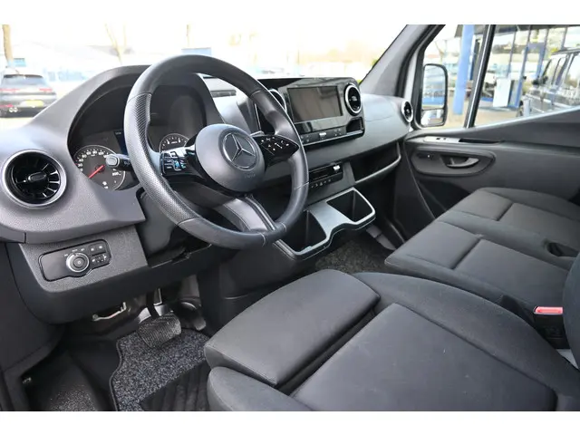 Mercedes-Benz Sprinter 317 CDI L2H2 Pro 2024 Diesel 4