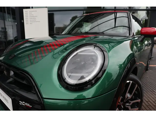 MINI 3-Deurs John Cooper Works 2025 Benzine 8