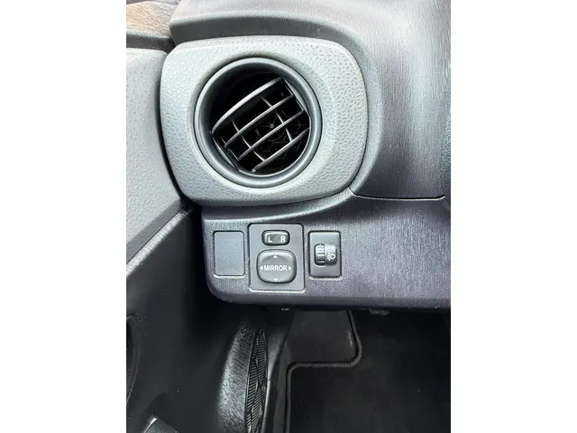 Toyota Yaris 1.0 Vvt-i 5-DRS 2014 Grijs 2014 Benzine 16