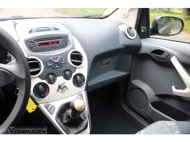 Ford Ka 1.2 Style start/stop 2014 Benzine 18
