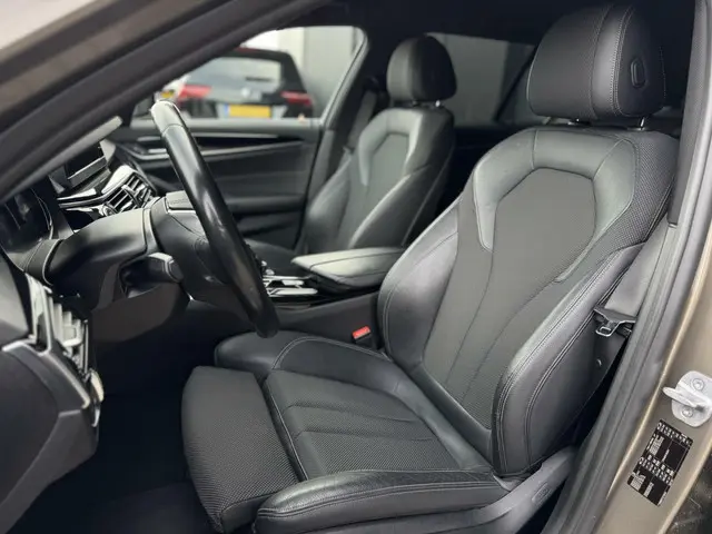 BMW 5 Serie Touring 520d High Executive 2018 Diesel 17