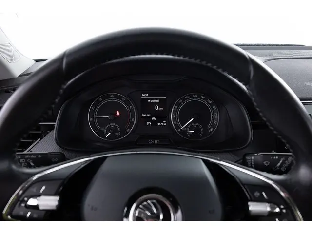 Škoda Kamiq 1.0 TSI Ambition ✅ 1e Eigenaar 2021 Benzine 18