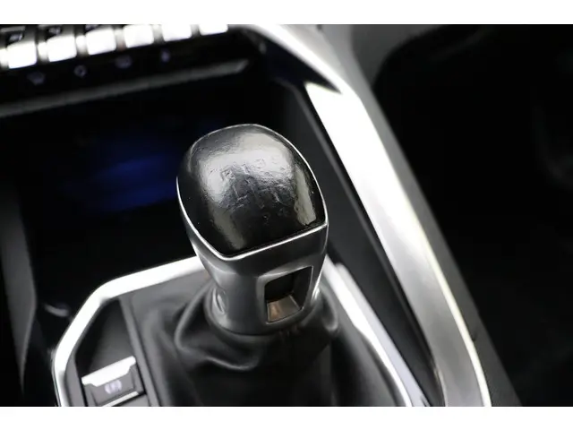Peugeot 3008 1.2T 130pk Active 2017 Benzine 26