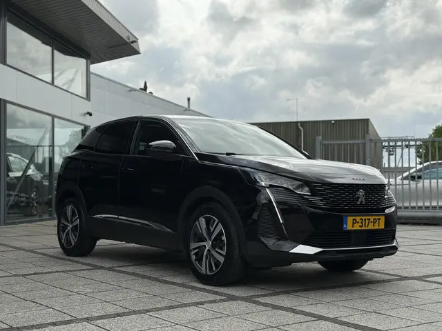 Peugeot 3008 1.2 PureTech Aut. 2022 Benzine 7