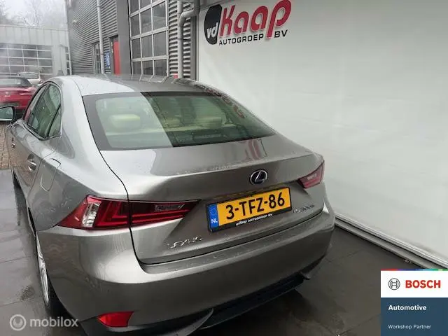 Lexus IS 300h First Edition 2014 Hybride Benzine 7