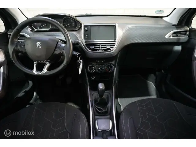 Peugeot 2008 1.2 PureTech Active 2014 Benzine 10