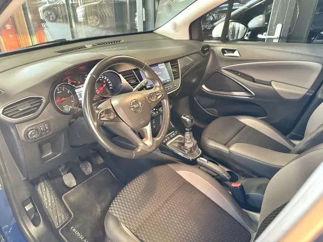 Opel Crossland X 1.2 Turbo Innovation blauw 2019 Benzine 12